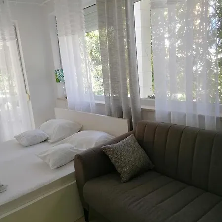 Juras アパート バスカ